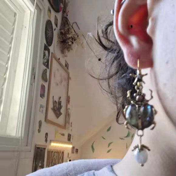 Vintage Pearl Beetle Earrings - Picture 12 of 14